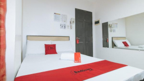 RedDoorz Plus at Cosmo Hotel & Studio Suites Kamuning